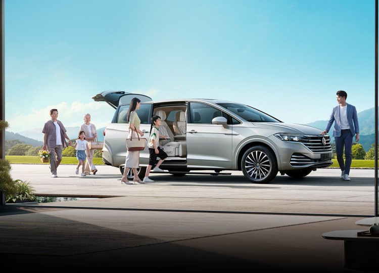 Giá xe Volkswagen Viloran Premium MPV 2.0L TSI - hộp số ly hợp kép DSG 7 cấp